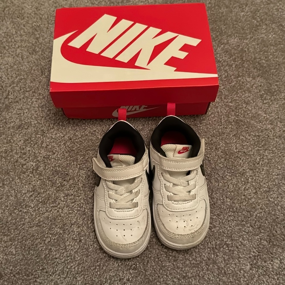 Nike Court Borough Low 2 SE